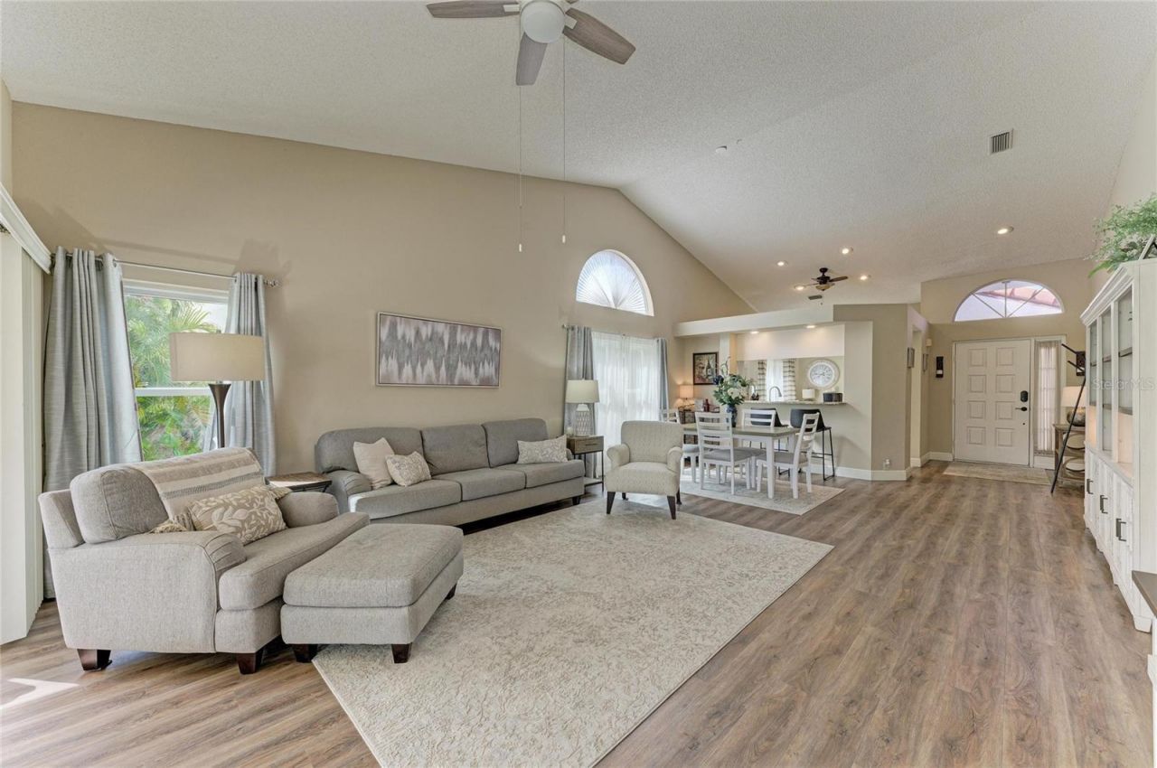 4909 Clubview Court E, Bradenton, FL 34203 Photo