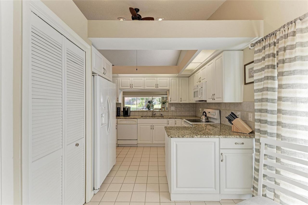4909 Clubview Court E, Bradenton, FL 34203 Photo