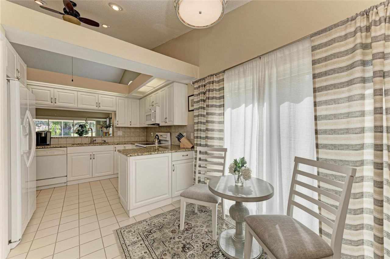 4909 Clubview Court E, Bradenton, FL 34203 Photo