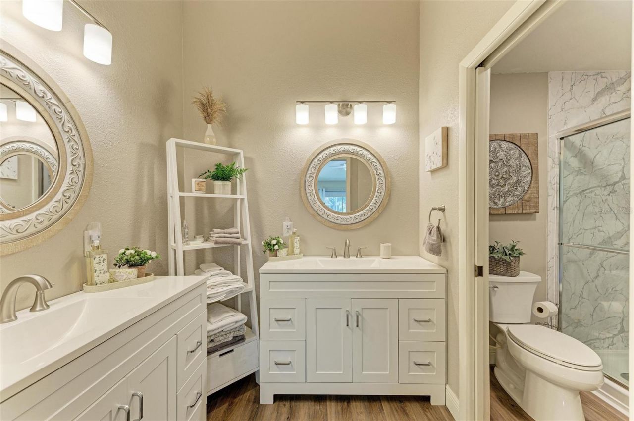 4909 Clubview Court E, Bradenton, FL 34203 Photo