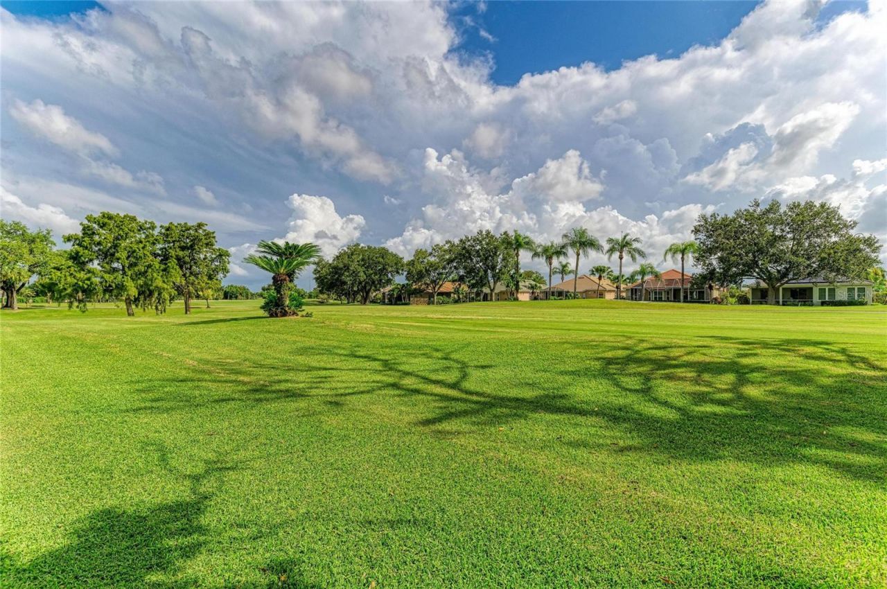 4909 Clubview Court E, Bradenton, FL 34203 Photo