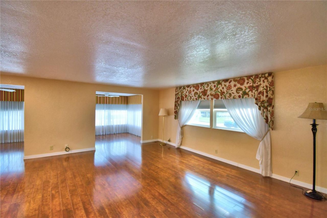 151 Holiday Lane, Auburndale, FL 33823 Photo