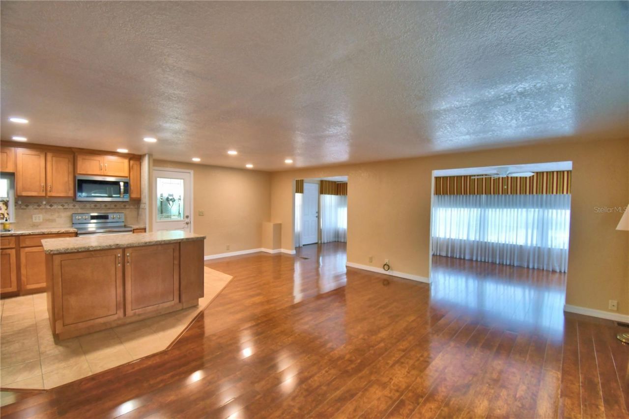 151 Holiday Lane, Auburndale, FL 33823 Photo
