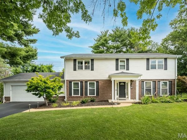 583 Princeway Court , Manchester, MO 63011