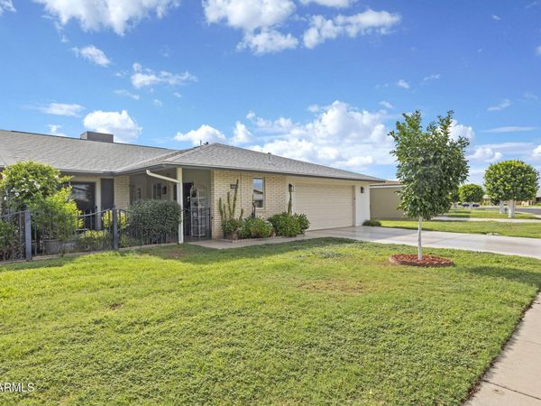 10896 W CLAIR Drive, Sun City, AZ 85351