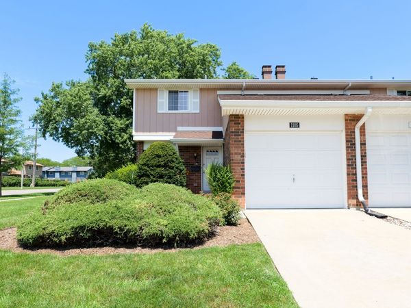 1105 Rhodes Court , Wheaton, IL 60189