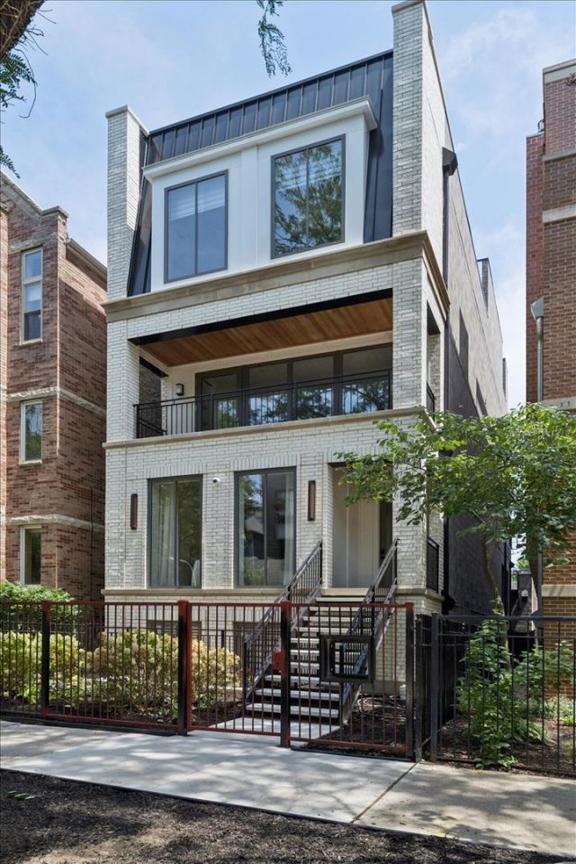 3739 N Clifton Avenue , Chicago, IL 60613