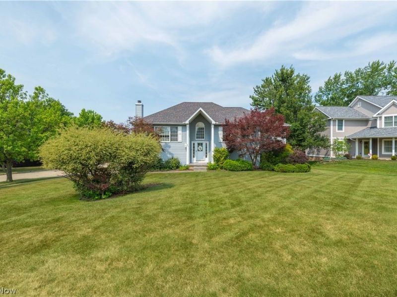 14122 Ashley Lane, North Royalton, OH 44133 Photo 2