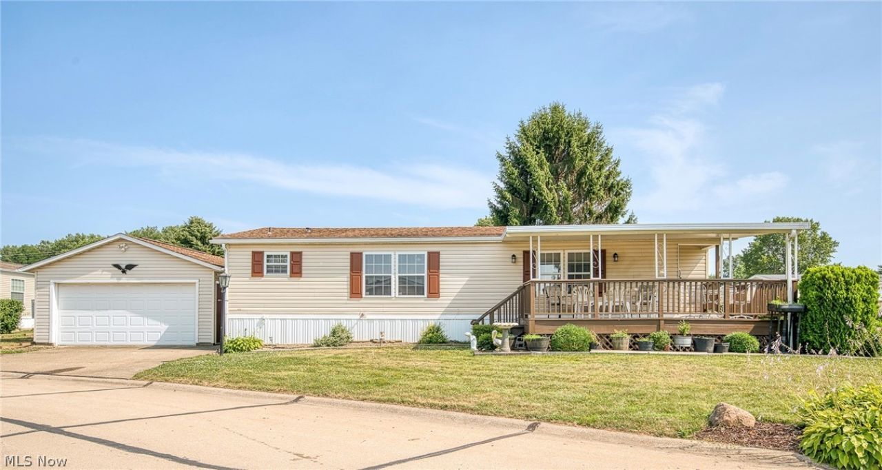356 Golfway Drive, Painesville, OH 44077 Main Photo