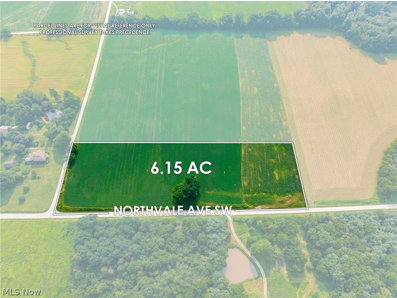 Stoneford St SW , Navarre, OH 44662 Photo 2