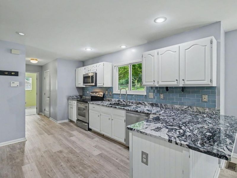 7279 Rolling meadows Drive, West Chester, OH 45069 Photo 2