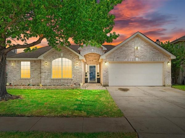 403 Creek Point Lane, Arlington, TX 76002