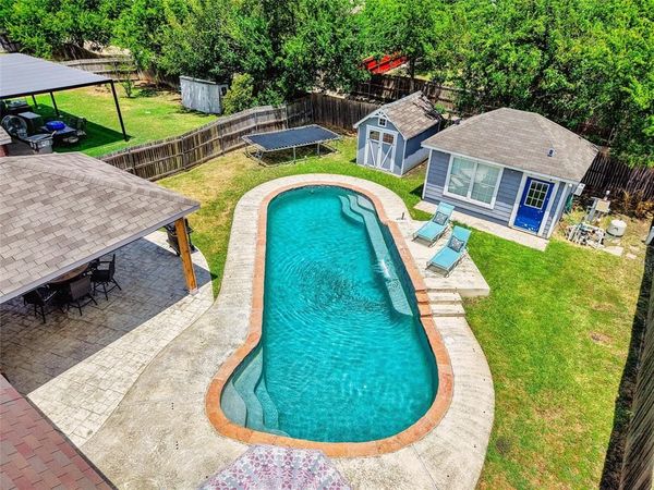 403 Creek Point Lane, Arlington, TX 76002