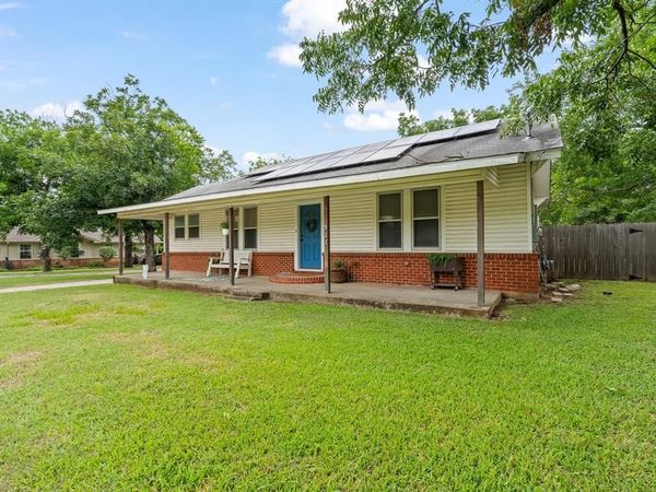 521 Woodard Avenue, Cleburne, TX 76033
