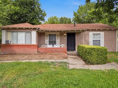 6632 Emhouse Street, Dallas, TX 75232