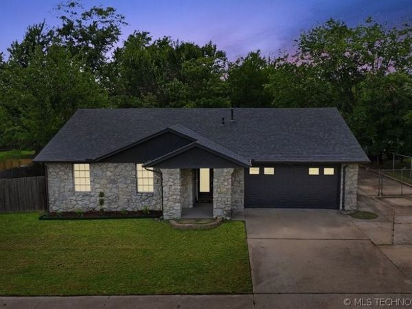 1406 N Cedar Street , Owasso, OK 74055