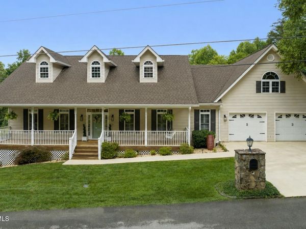 205 Summer Rose Lane, Johnson City, TN 37601