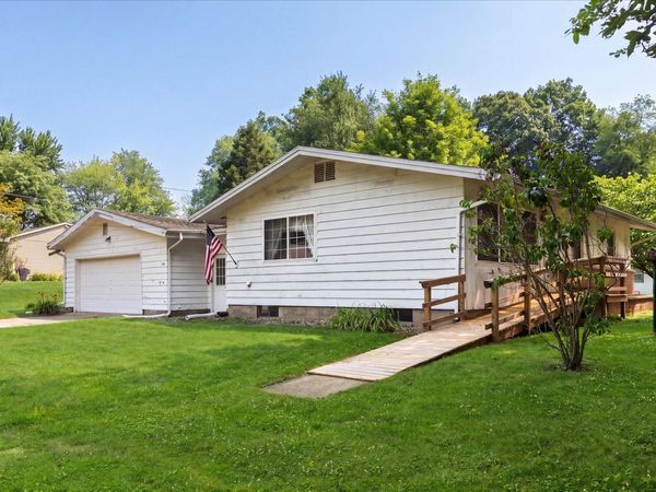 441 E Parsons Avenue, Watervliet, MI 49098
