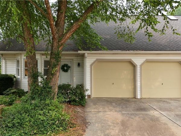 775-6 Hampton Circle, Aurora, OH 44202
