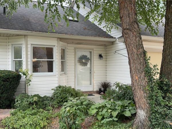 775-6 Hampton Circle, Aurora, OH 44202