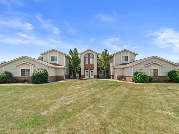1301 College Ave, Unit 7F, South Milwaukee, WI 53172