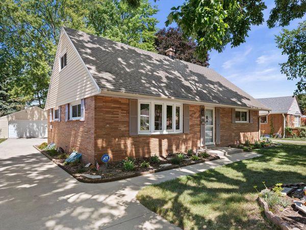 4201 N 89th St, Milwaukee, WI 53222