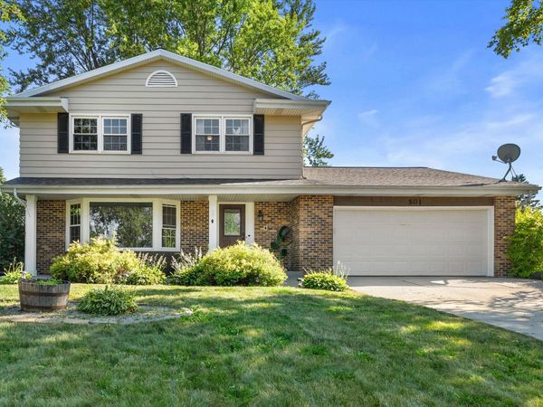 501 11th Ave, Union Grove, WI 53182