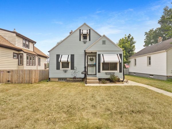 4858 N 71st St St, Milwaukee, WI 53218