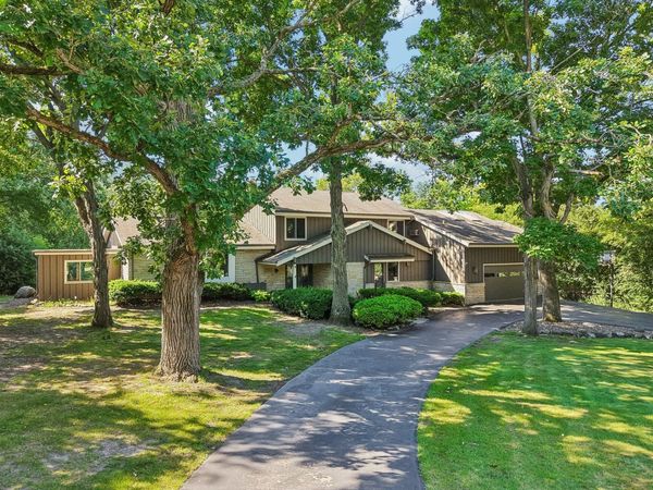 S23W26149 Canterbury Ln, Waukesha, WI 53188