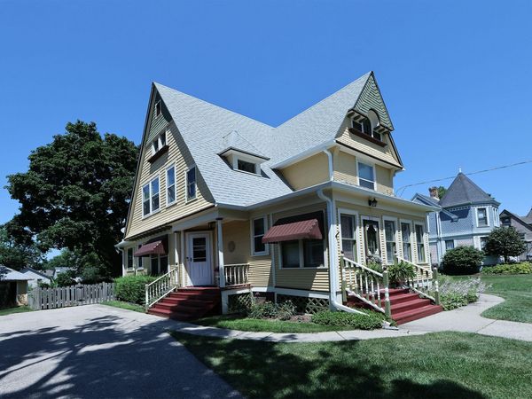 121 Grace St, Sharon, WI 53585