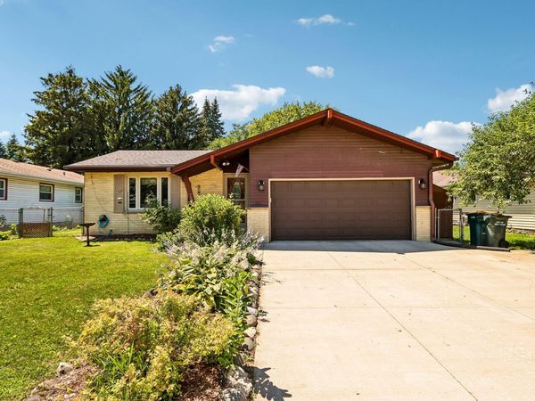 708 Riverview Dr, West Bend, WI 53095