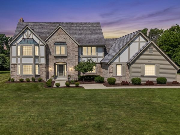 10531 N Haddonstone Pl, Mequon, WI 53092