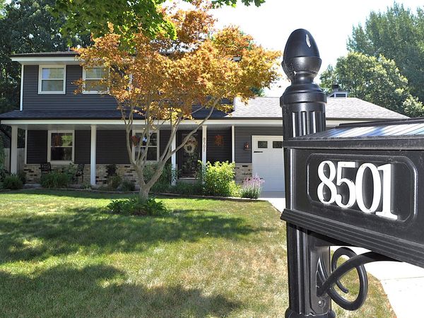8501 W Cascade Oaks Ct, Franklin, WI 53132
