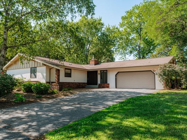 15685 Brojan Dr, Brookfield, WI 53122