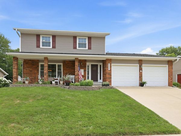 4535 Apple Valley Drive, Bettendorf, IA 52722