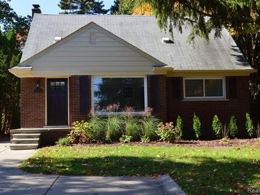 2111 Rochester Road, Royal Oak, MI 48073