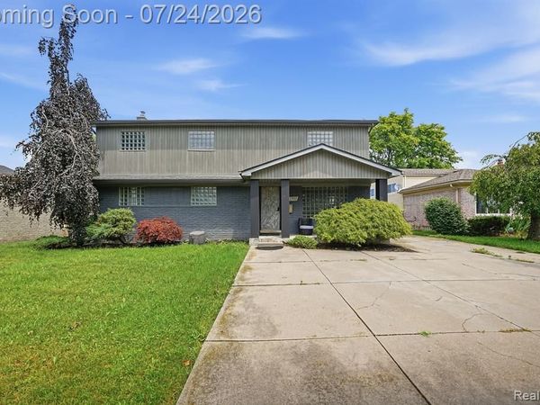 11957 Canterbury Drive, Sterling Heights, MI 48312