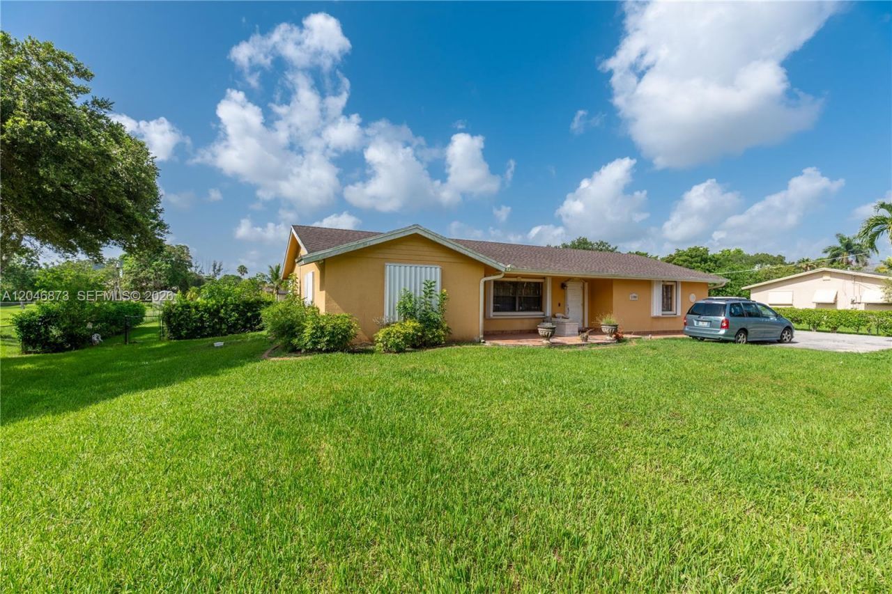 13450 SW 26th St, Davie, FL 33325 Photo