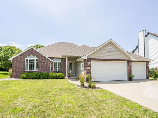 484 Bluestem Trail, Dakota Dunes, SD 57049