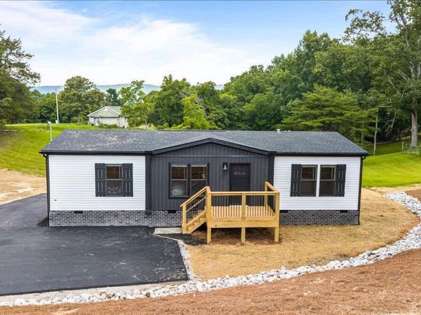 107 Linda Lane, Jacksboro, TN 37757