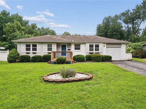 8605 W 80th Terrace, Overland Park, KS 66204