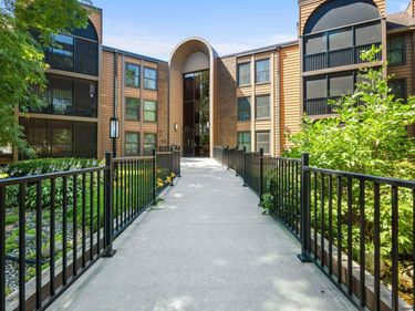9600 Portland Avenue S, Unit 220, Bloomington, MN 55420