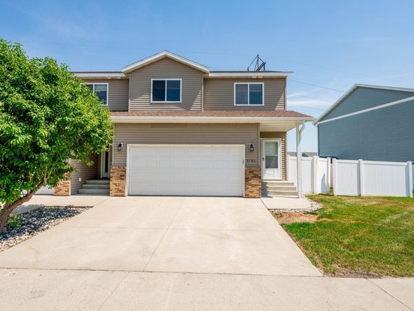 4280 Estate Drive S, Fargo, ND 58104
