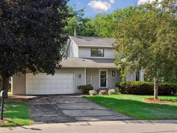 12904 Essex Way , Apple Valley, MN 55124