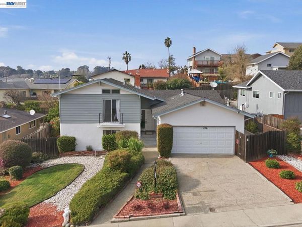 836 Hawthorne Dr , Rodeo, CA 94572