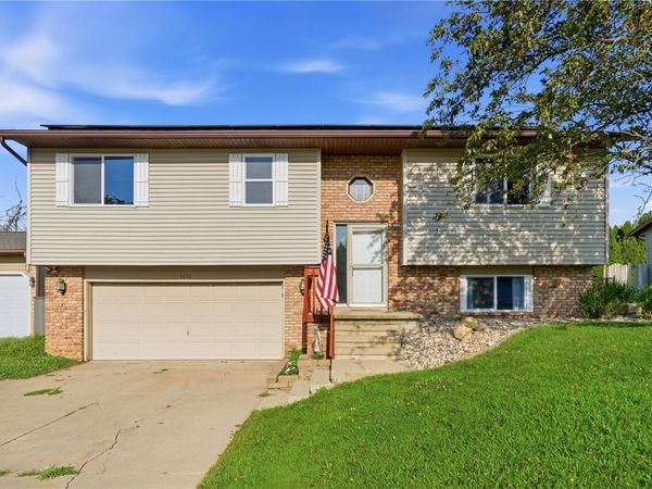3210 7th Street , Marion, IA 52302
