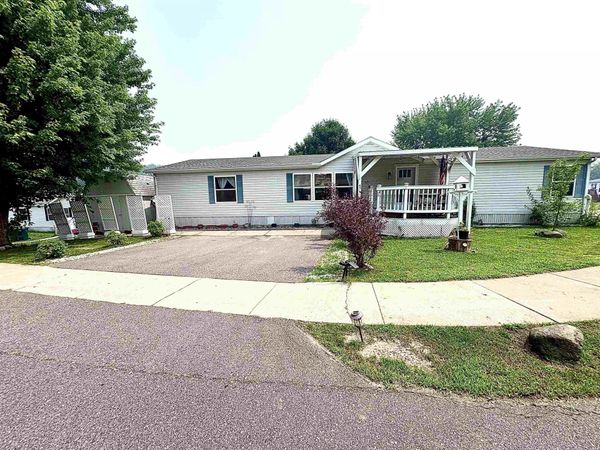 904 Moore Street, Unit 471, Baraboo, WI 53913