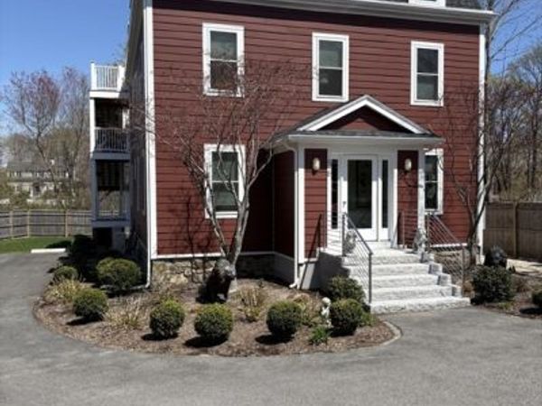 56 Spring St, Unit 3, Cohasset, MA 02025