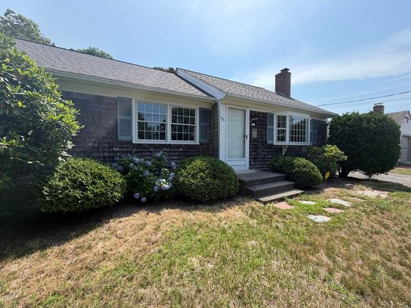 96 Pawkannawkut Dr, Yarmouth, MA 02664