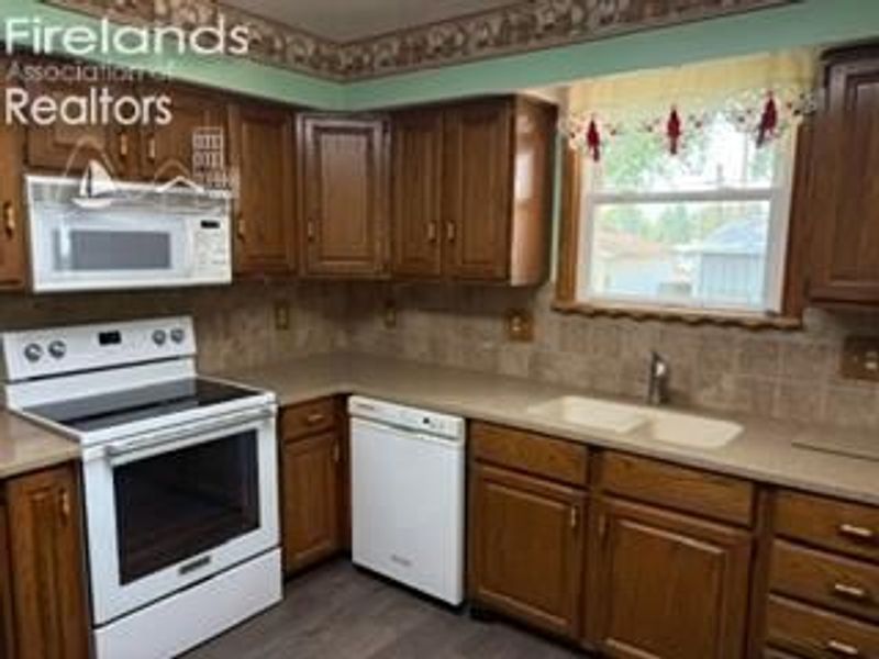 208 W Main Street, McComb, OH 45858 Photo 23